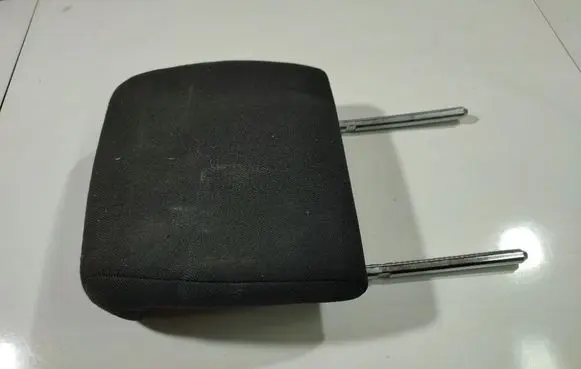 Opel Zafira B Front seat headrest 