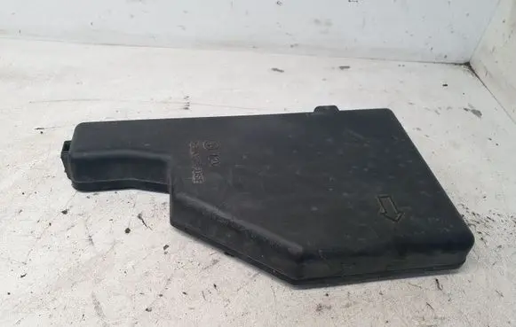 Toyota Prius (XW20) Fuse box cover 8644YA1