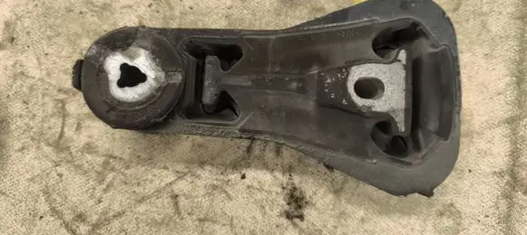 Ford Explorer V Engine mount bracket FB536P082AF