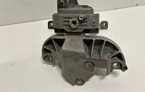 Mercedes-Benz A W177 Engine mounting bracket A2472402700