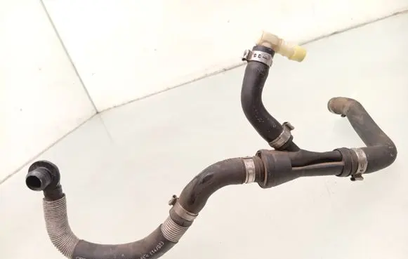 Audi A8 S8 D3 4E Vacuum line/pipe/hose 058133753B