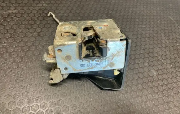 Audi 100 S4 C4 Rear door lock 4A0185