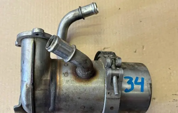 Skoda Octavia Mk3 (5E) EGR valve cooler 04L131512D Y2392008