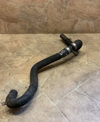 Mercedes-Benz E W213 Engine coolant pipe/hose