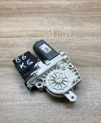 Volkswagen PASSAT B6 Rear door window regulator motor 1K0959703F 971562112