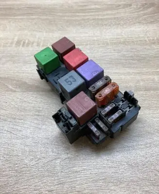Renault Scenic I Fuse module 7700844682A