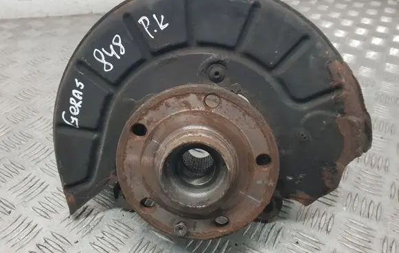 Volkswagen Touran I Front wheel hub