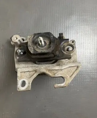 Dacia Duster II Engine mount bracket 112220744R 112533448R