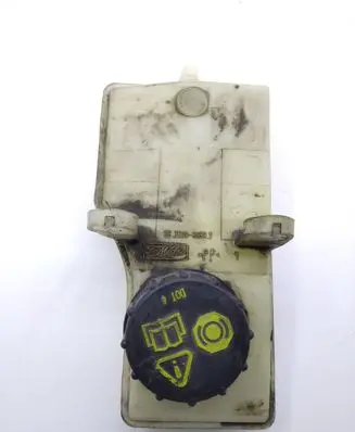 Brake fluid reservoir