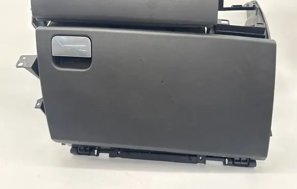 Land Rover Discovery 4 - LR4 Glove box 34183M EEB000282