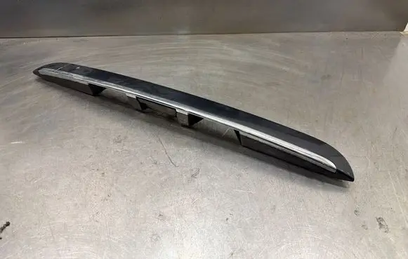 Citroen Xsara Picasso Trunk door license plate light bar 9657477777