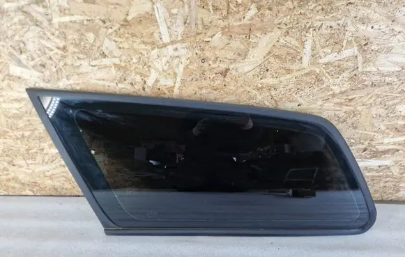 Volvo V50 Rear side window 