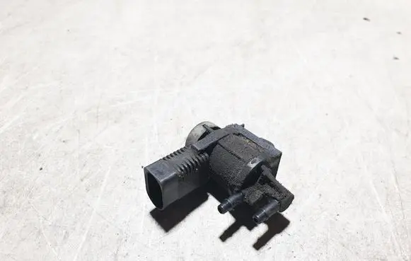 Audi A6 S6 C5 4B Turbo solenoid valve 1J0906283C
