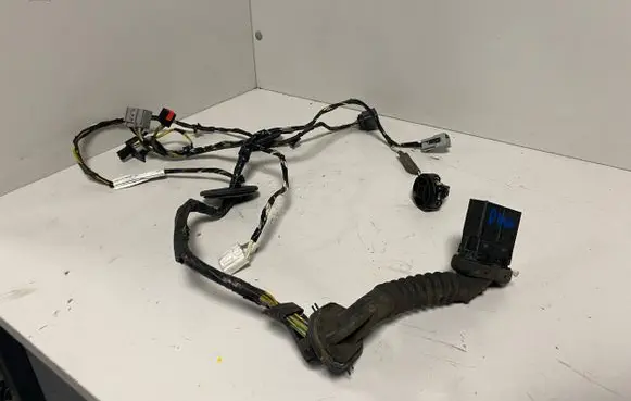 Ford Focus Front door wiring loom 8M5T14A584 12014606000 A12086398