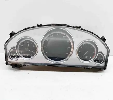 Speedometer (instrument cluster)