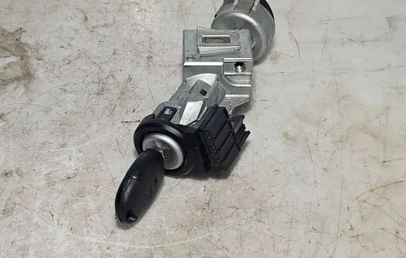 Ford Focus Ignition lock 3M513F880AC 0682