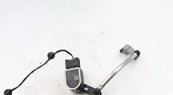 Headlight/headlamp level sensor