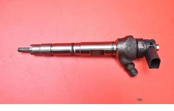 Skoda Octavia Mk3 (5E) Fuel injector 04L130277AC