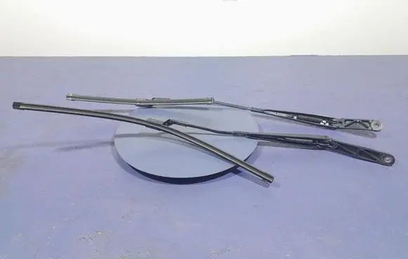 Skoda Superb B5 (3U) Front wiper blade arm 3V1955409