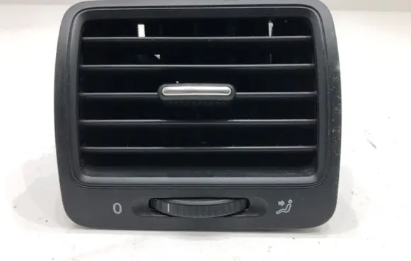 Volkswagen Jetta V Rear air vent grill 1K0819703