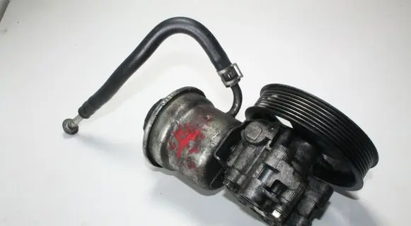 Toyota Yaris Power steering pump