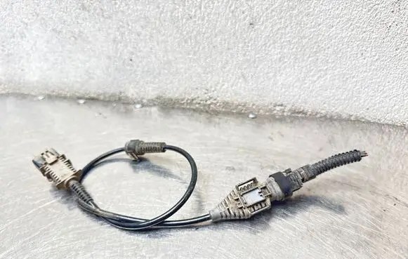 Opel Astra H ABS brake wheel speed sensor ZMW229