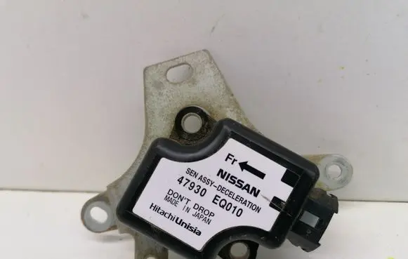 Nissan X-Trail T30 ESP acceleration yaw rate sensor 47930EQ010