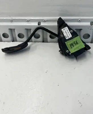 Renault Trafic II (X83) Accelerator throttle pedal 6PV00811914 7700313060
