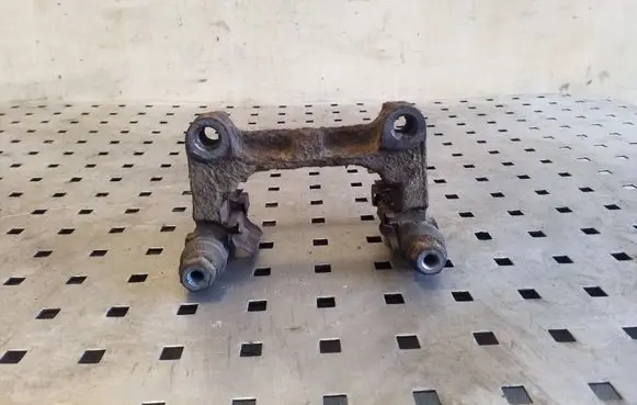 Ford Kuga I Brake caliper pad carrier rear 