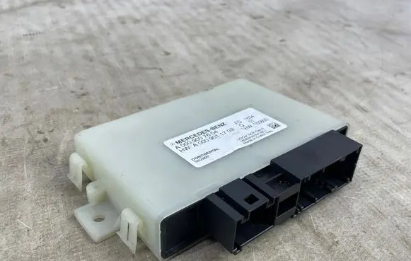 Mercedes-Benz E W213 Reducing agents exhaust control unit A0009007604 A0009011703