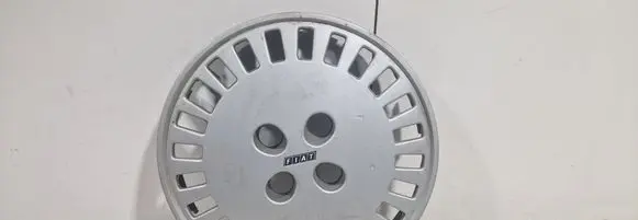 Fiat Croma R14 wheel hub/cap/trim 82432662
