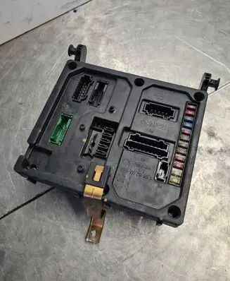 Volkswagen Sharan Fuse box set S108151001 S110730300