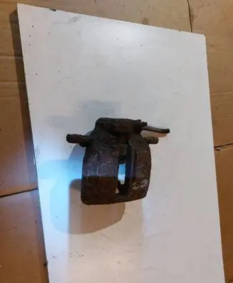 Mercedes-Benz C W203 Front brake caliper