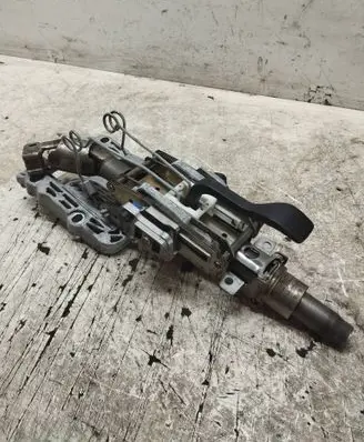 Steering wheel axle set