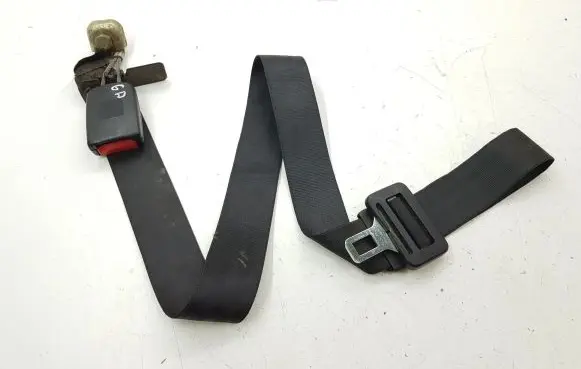 Middle seatbelt (rear)