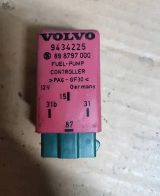 Volvo S70 V70 V70 XC Fuel pump relay 9434225 898797000
