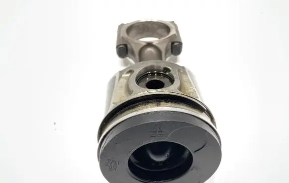 Volvo V50 Piston with connecting rod 085190