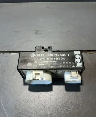 Volkswagen Golf IV Coolant fan relay 1J0919506H 898884000