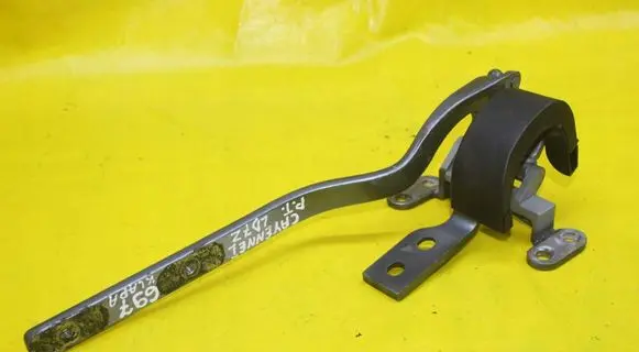 Porsche Cayenne (9PA) Tailgate hinge 7L5827302B