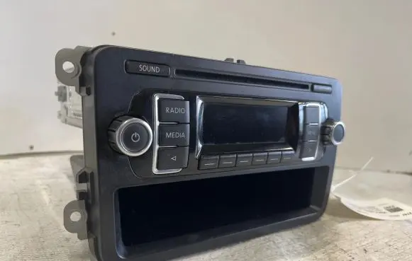 Volkswagen Caddy Radio/CD/DVD/GPS head unit 5K0035156A 8W0107 VWZAZ1G6656103