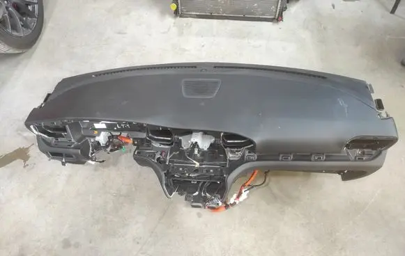 Ford Explorer VI Dashboard LB5BS04304 LB5BS046B38