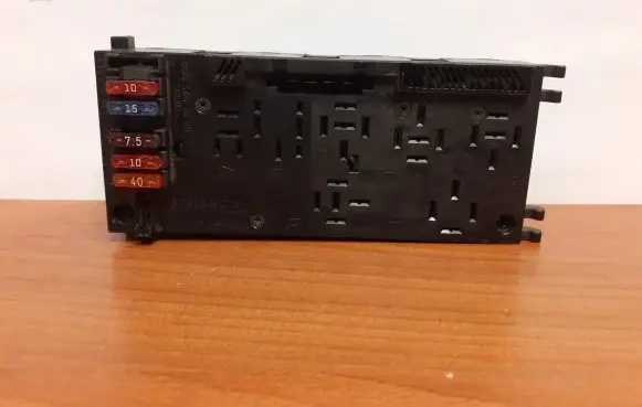 Mercedes-Benz E W210 Fuse box set 4208 0025452701