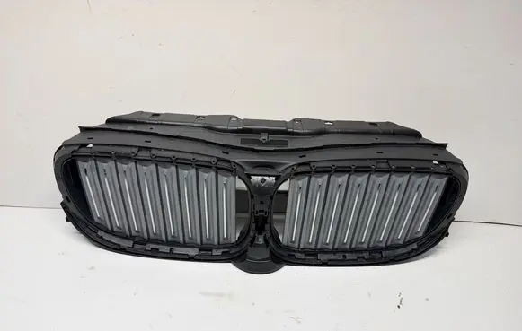 BMW 5 G30 G31 G38 Intercooler air guide/duct channel 18715610