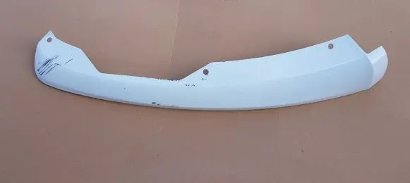Front bumper splitter molding
