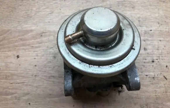 Skoda Octavia Mk1 (1U) EGR valve 038129637D