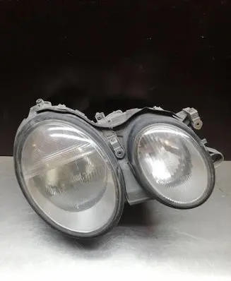 Mercedes-Benz CLK A208 C208 Headlight/headlamp 147552