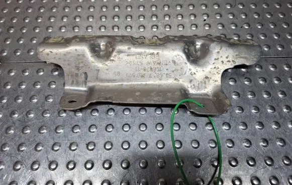 BMW 3 G20 G21 Heat shield in engine bay S26371803 7340979