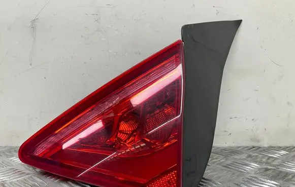 Audi A7 S7 4G Tailgate rear/tail lights 4G8945094