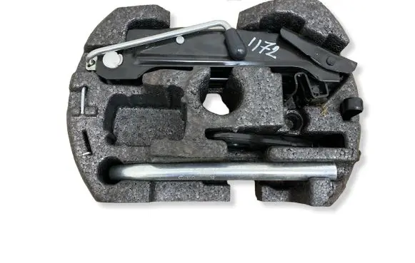 Skoda Yeti (5L) Tool set 5L0012115D