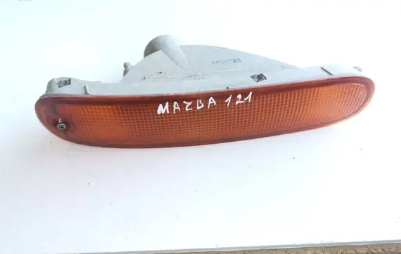 Mazda 121 Front indicator light 0450682